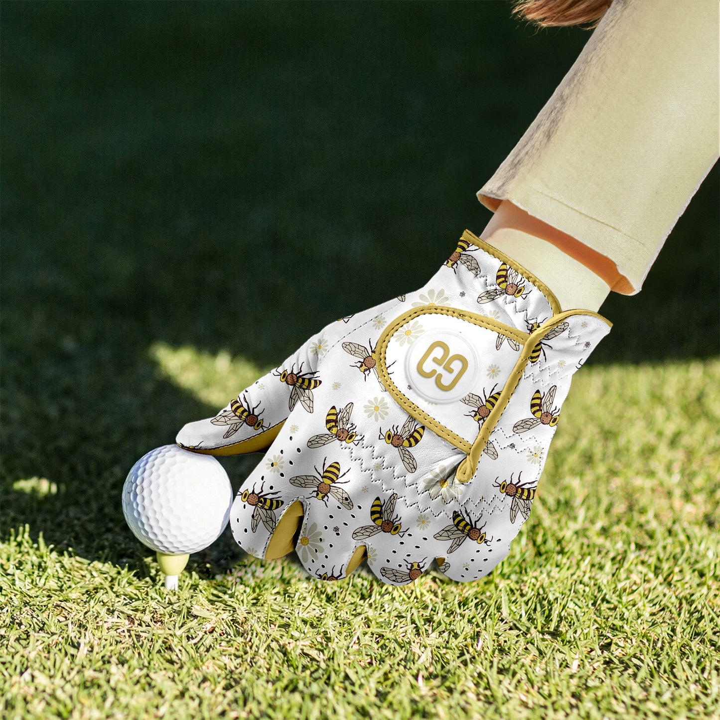 Daisy Bees Golf Glove